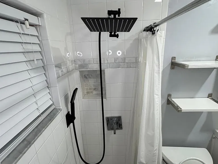6706 S Himes Ave — Photo 12