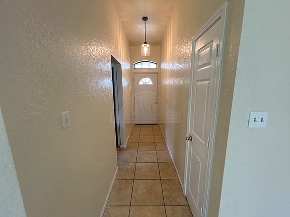 3rd image of 4201 Aspen Dr
