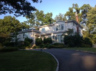 19 Blackstone Dr, Livingston, NJ 07039