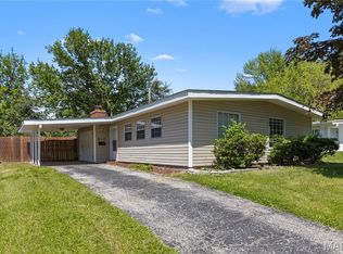815 Saint Anthony Ln, Florissant, MO 63033