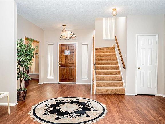 3rd image of 432 Derby Ln