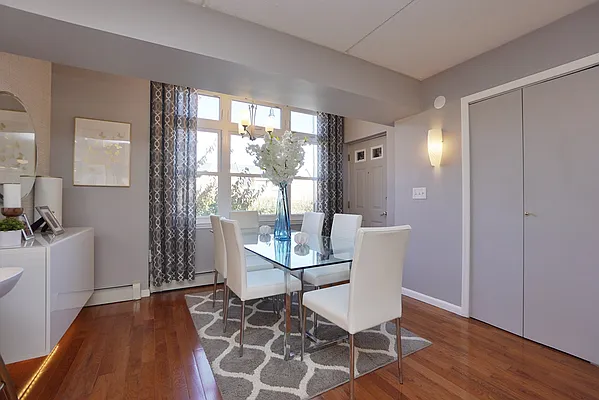 Sold by Remax Edge | media 6