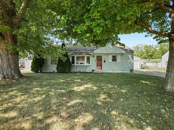 2300 E Sharon Dr, Muncie, IN 47302