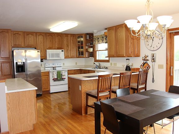 4th image of 132 Shepherd Ct