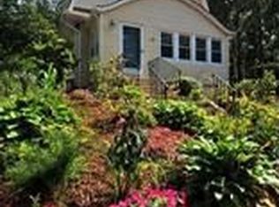 16 Hodskin Pl, Tenafly, NJ 07670