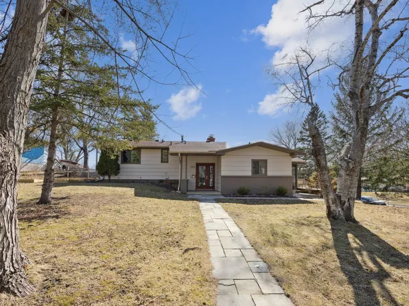 8201 Julianne Ter, Golden Valley, MN 55427