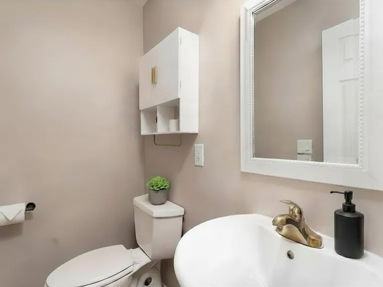 42253 Old Pond Cir — Photo 14
