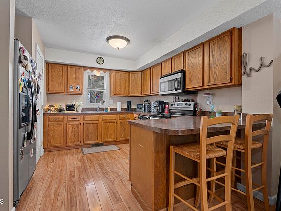 2nd image of 2986 Warwick Loop