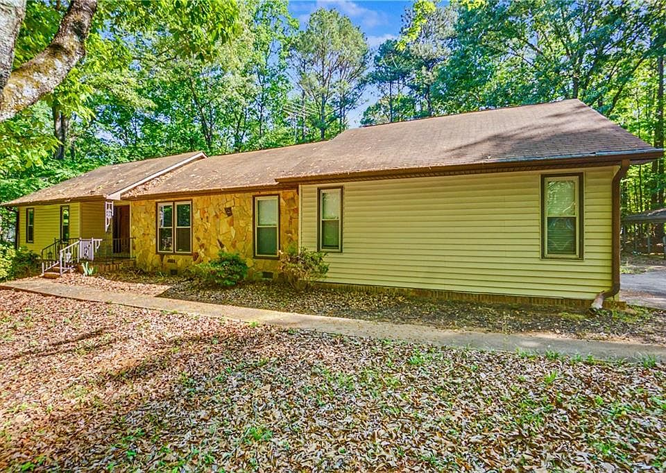 1st image of 130 Windhaven Ct