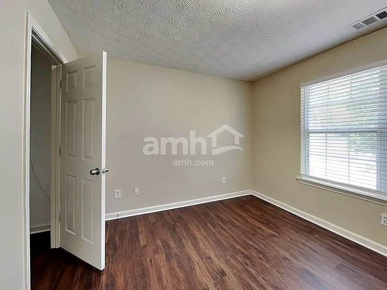 1728 Silverchase Dr SW — Photo 15