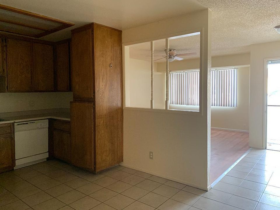 2nd image of 16746 Lime St APT 4