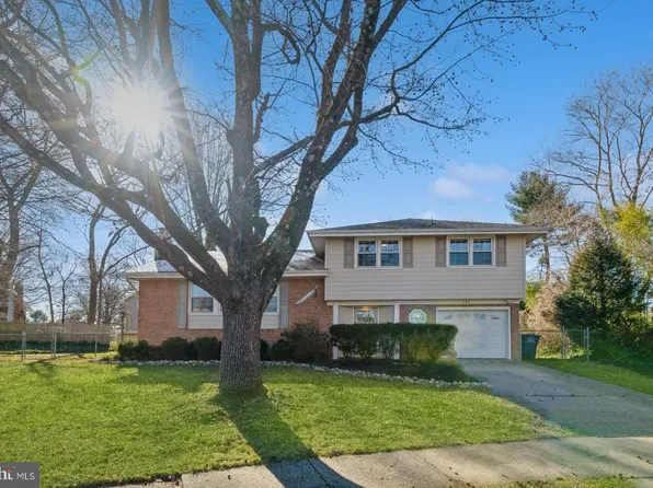 151 Pebblebrook Ln, Mount Laurel, NJ 08054