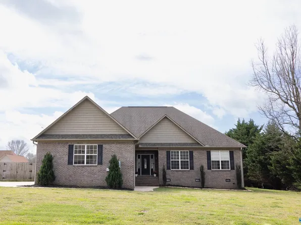 651 Berry Hill Ln SW, Arab, AL 35016