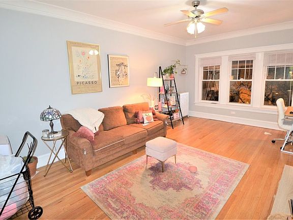 2nd image of 4606 N Lincoln Ave #3