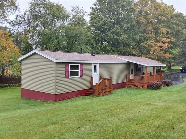 1655 Castle Rd, Newport, NY 13416