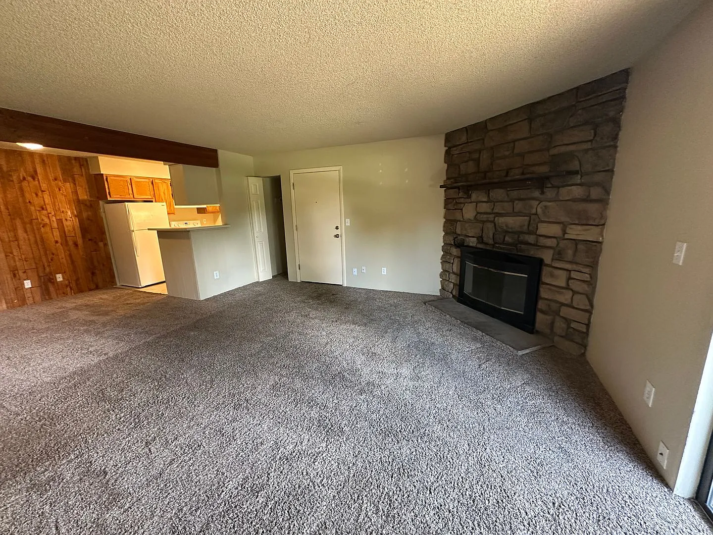 Location! Location! Bright 2-bed 2-bath condo near Sloan's Lake, Edgewater, and Light Rail! $500 ... — Photo 4
