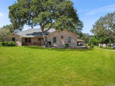 1233 Hillside Oaks Dr, La Vernia, TX, 78121