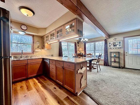 5th image of 814 Timber Valley Rd