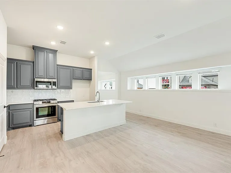 1032 River Oaks Dr — Photo 6