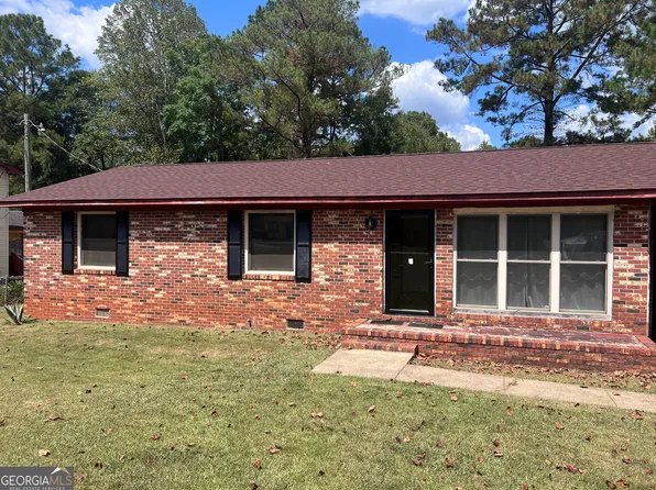 213 Martin Luther King Dr, Valley, AL 36854