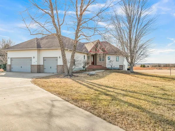 2117 212th St, West Okoboji, IA 51351