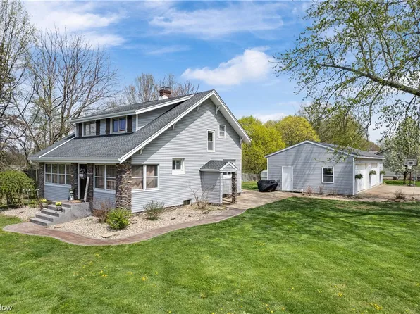 9910 Bellhaven Ave NW, Uniontown, OH 44685