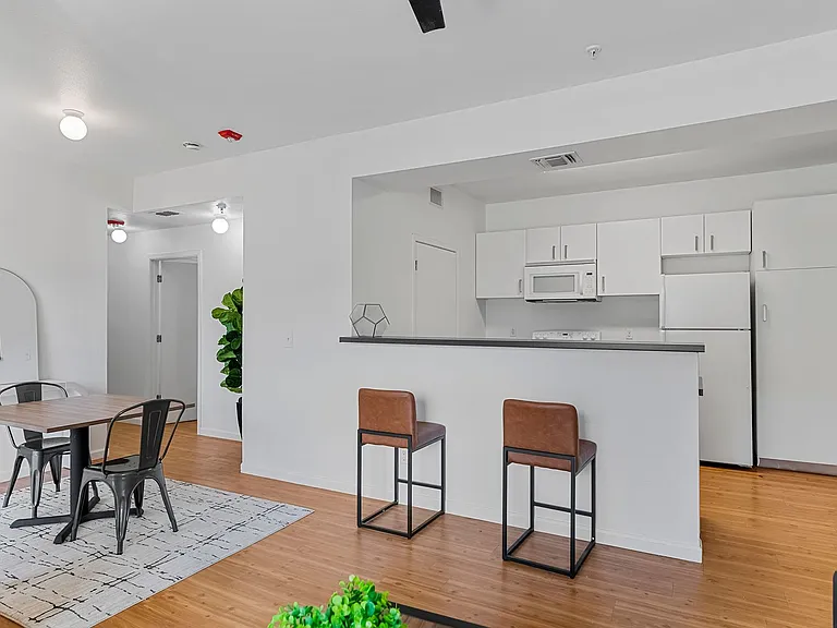 Green Spring Apartments — Photo 26