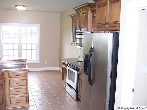2nd image of 132 Fox Run Dr