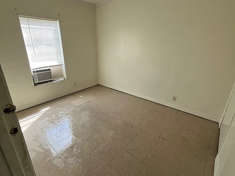 712 Arkansas Ave — Photo 12