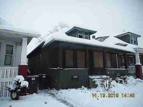 4393 Larchmont