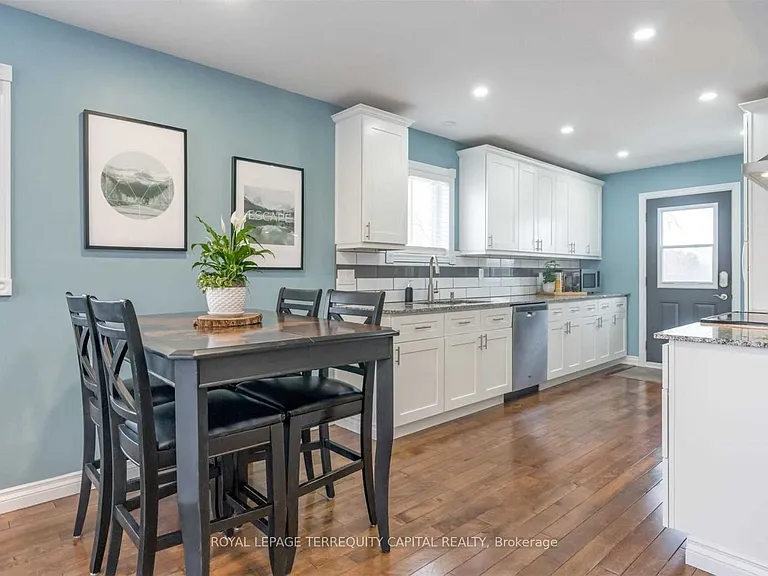 28 Brighton Rd #UPPER — Photo 7