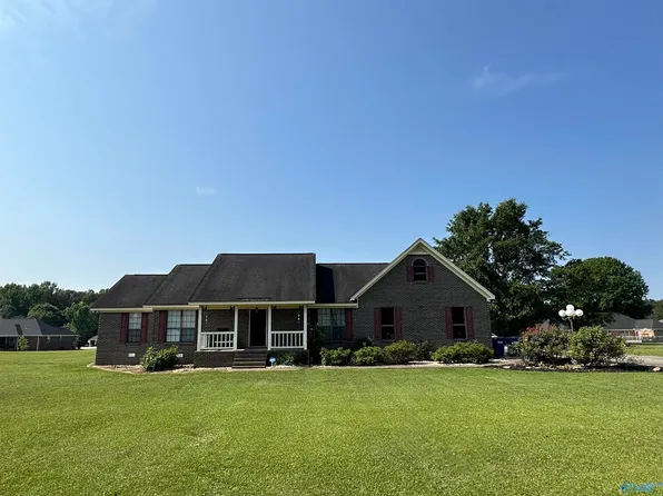 209 Cove Creek Rd, Gadsden, AL 35903