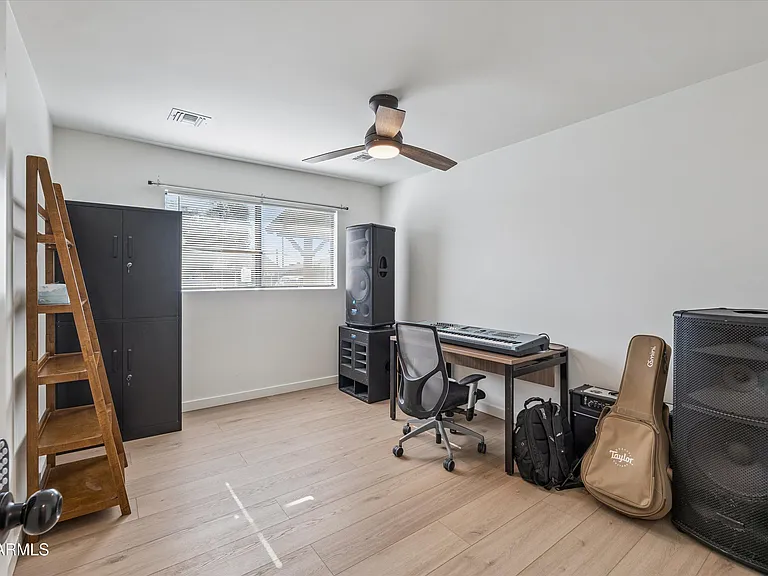 1726 N 74th Pl — Photo 16