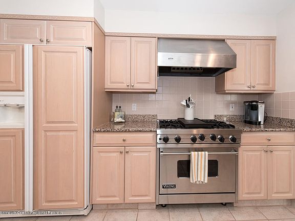 4th image of 1301 Boxwood Dr