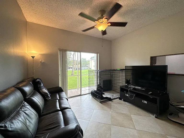 800 Cypress Park Way #M — Photo 4
