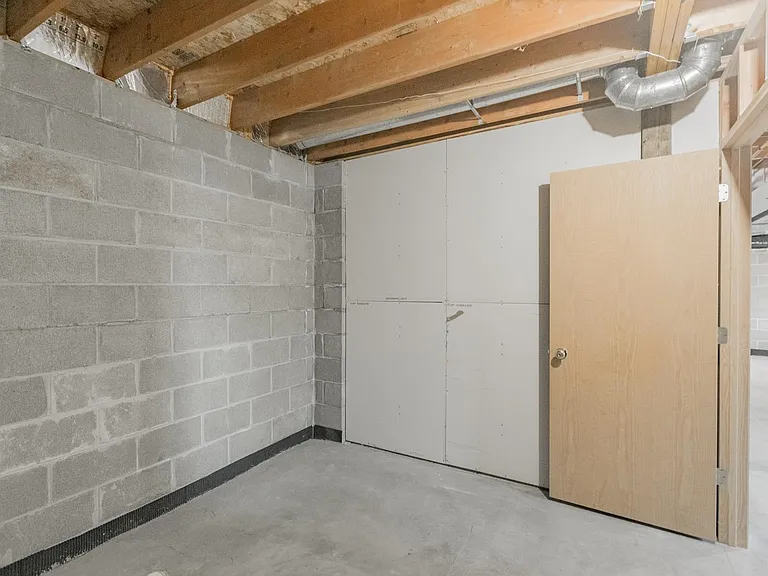 1760 Wyndam Dr — Photo 24