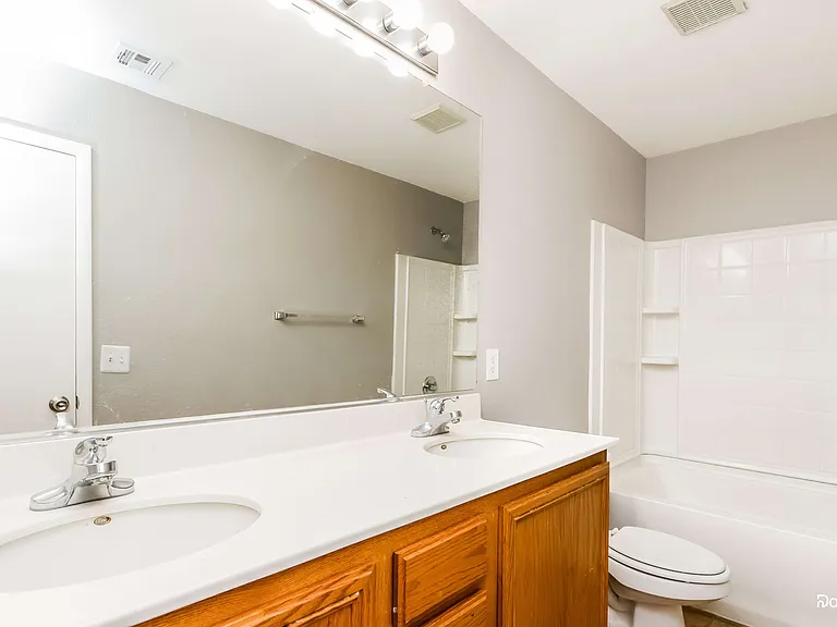 562 Swiss Cottage Ave — Photo 11