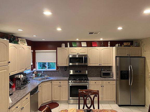 2nd image of 28 Culotta Ln
