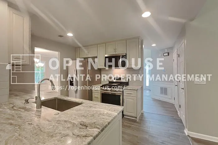1703 Silverchase Dr SW — Photo 6
