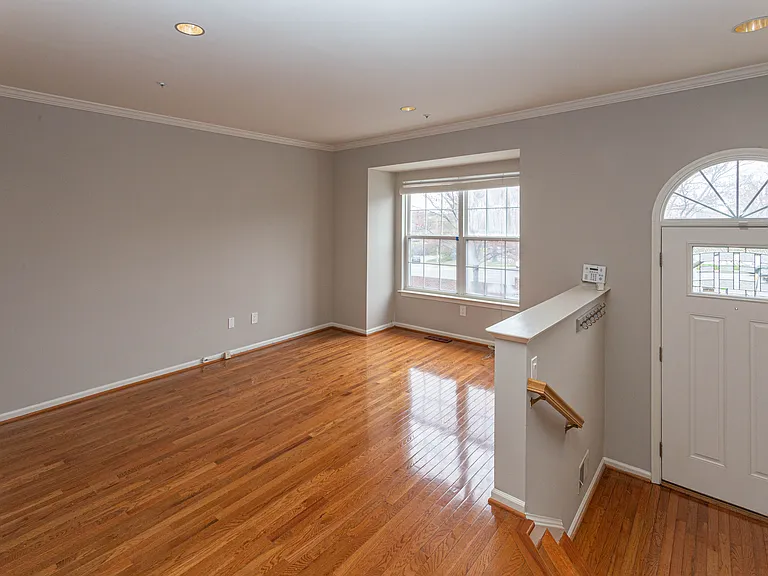 1807 Locust Grove Rd — Photo 7