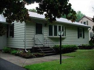 13 Meadow Rd, Hudson Falls, NY 12839