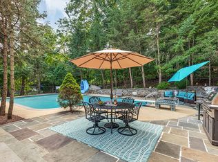 87 Tennyson Dr, Nanuet, NY 10954