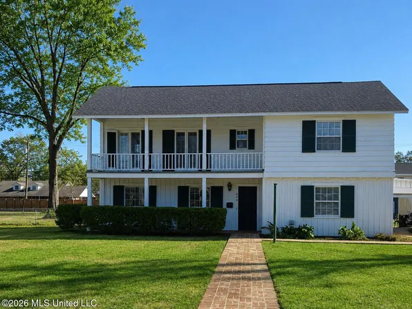 404 E Adams Ave, Greenwood, MS 38930
