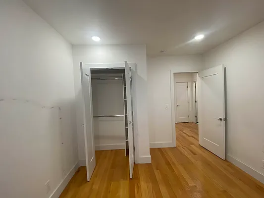 Rented by EastMount Realty LLC | media 22
