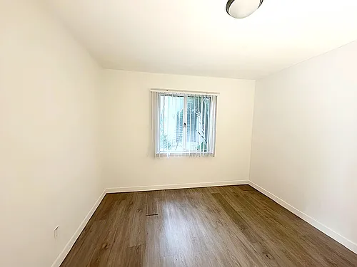 470 S Mariposa Ave #7 — Photo 12