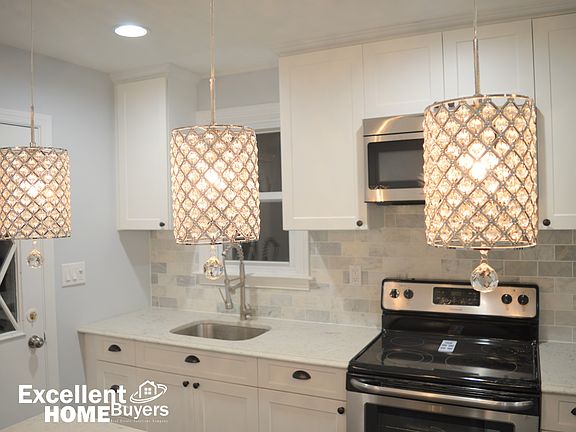 4th image of 1920 Chester Dr #01
