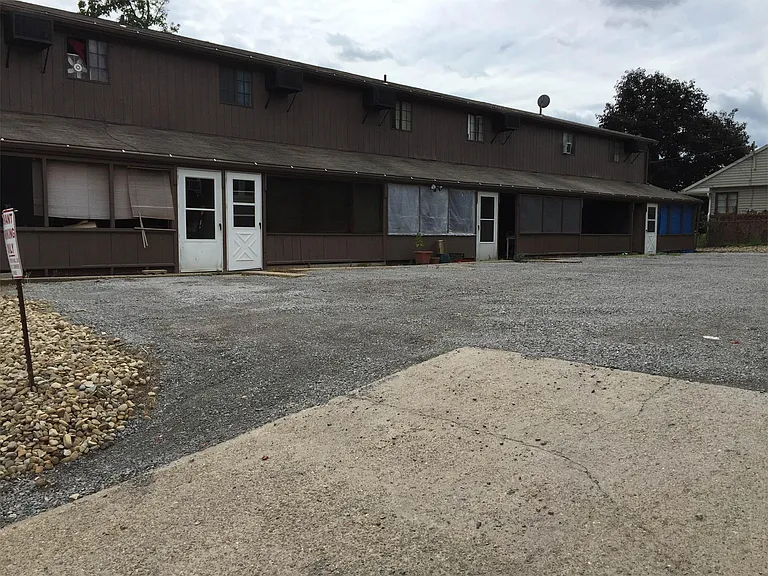 230 W Madison St #3 — Photo 20