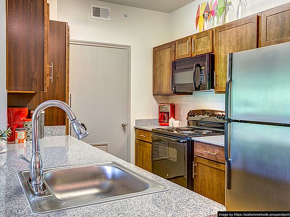 5th image of 3220 S 1st St #95829-770