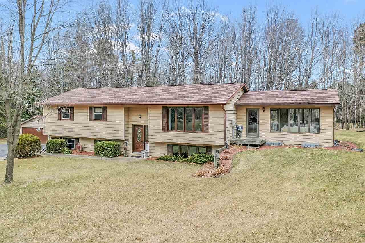 2100 Carleen Ct Suamico Wi 54173 Mls 50237551 Zillow