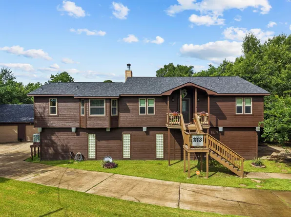 1113 S Country Club Dr, Shoreacres, TX 77571